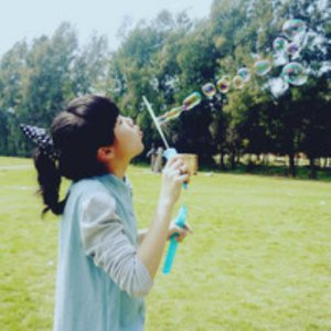 ​亲兄妹情深的句子(让人开心的幽默句子)