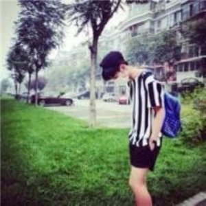 ​女生高冷霸气说说配图(霸气高冷女孩子的说说)
