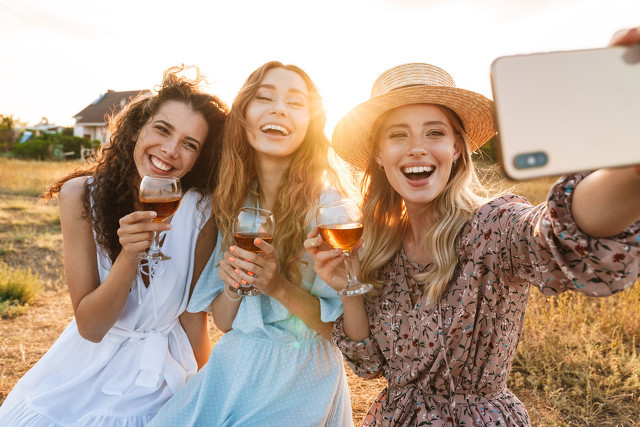 抖音最火闺蜜句子 姐妹合照发朋友圈句子