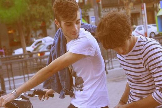 qq说说情侣秀恩爱配图