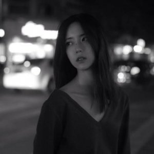 ​高清黑白女生头像 十年