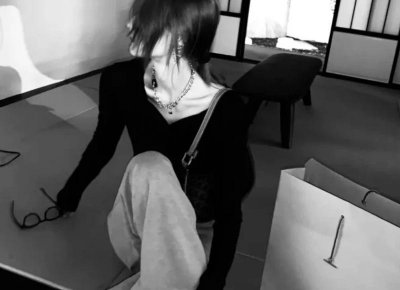 ​关于爱情励志句子20字以上「情侣抱着说的情话」