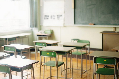 晚安伤感说说心情无奈的句子(晚安累了的图说说心情)