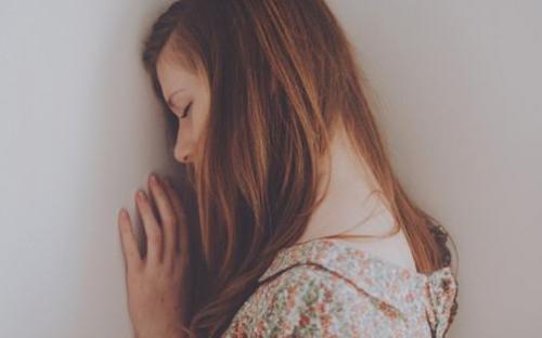 2025年简短的优美伤感句子摘录95条