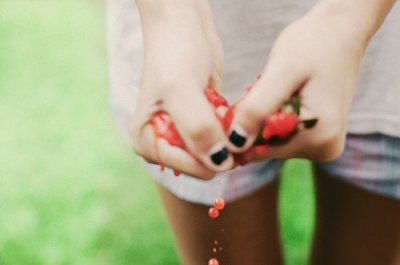 ​关于爱情伤感的句子关于爱情伤感的一段话(70句)