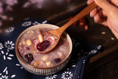 ​熬粥掌握好这8个技巧，你也能熬出又鲜又黏稠的粥！