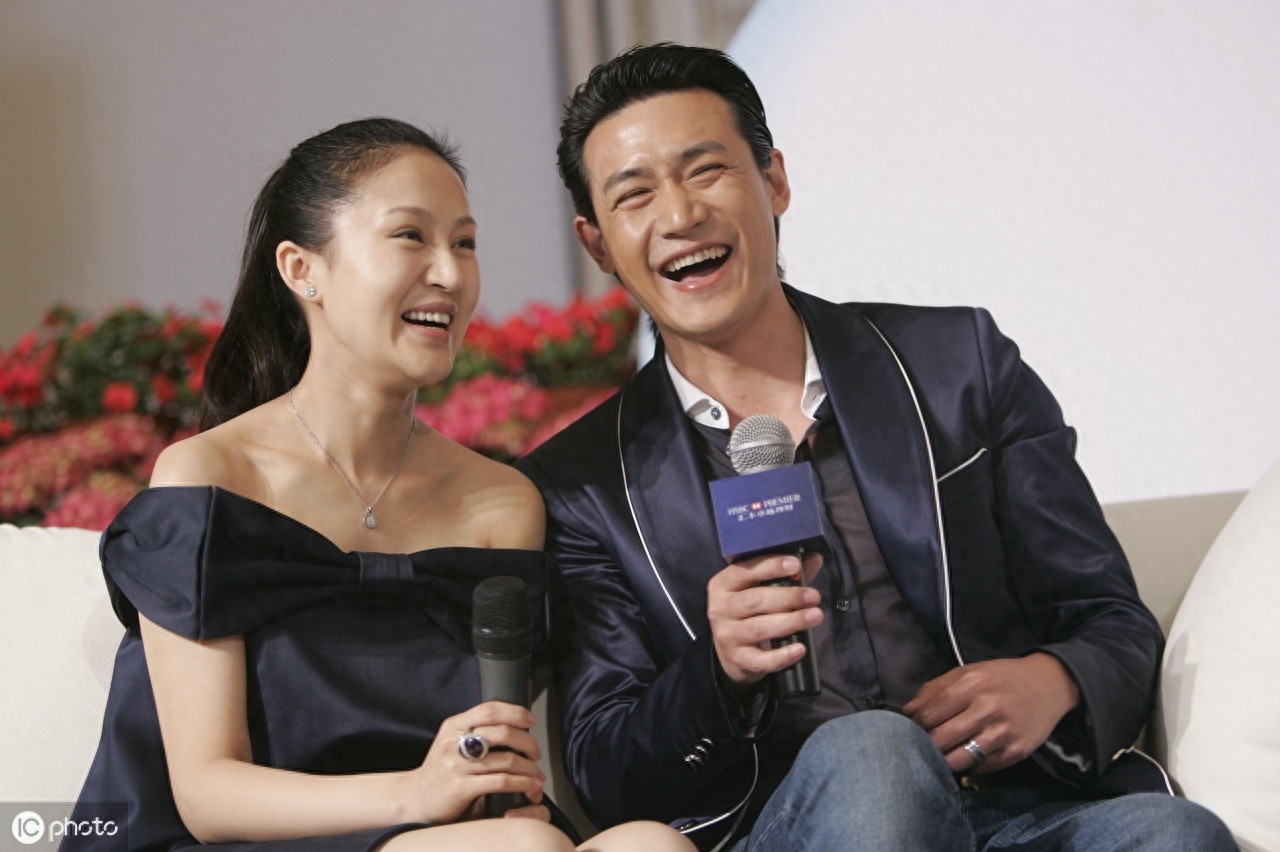 陆毅的老婆鲍蕾,也是一位气质型美女