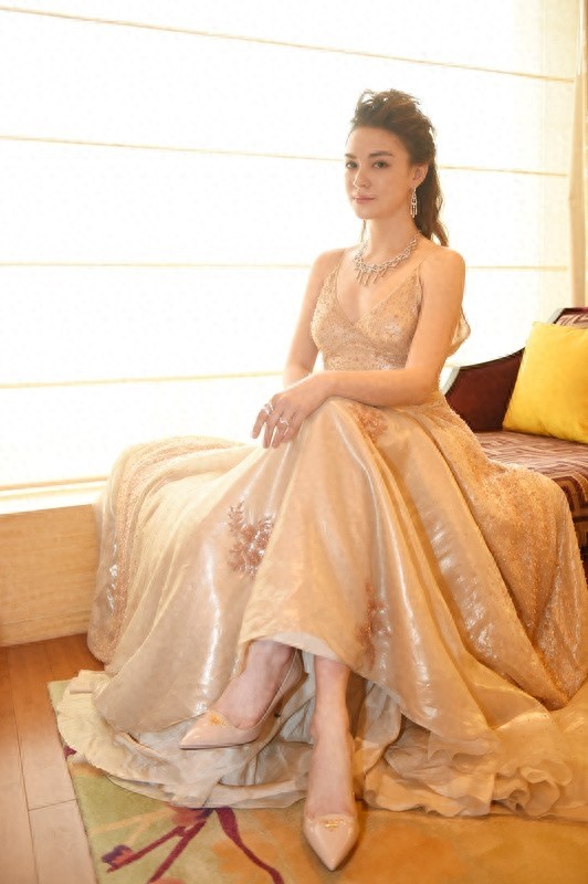 张榕容：史上最有英气混血贵妃，帅到女粉比男粉还多