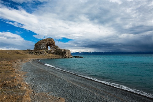 打开的天堂之门——西藏纳木措圣象天门
