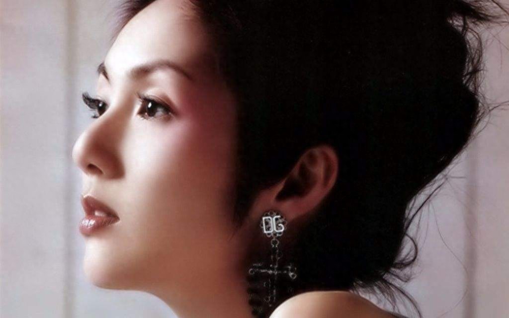 杨千嬅:香港集“歌后”及“影后”于一身的巨星天后