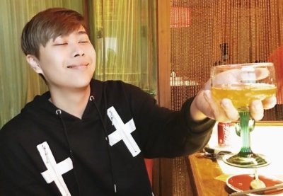 ​“难受啊，马飞”！Uzi不小心说出卢本伟经典语录，弹幕瞬间爆炸