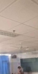 ​湖北武汉17中教室门（湖北武汉17中教室门口图片）