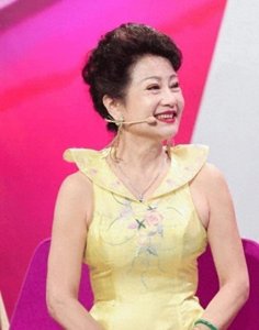 ​侯玉婷：42岁辞职广东台，回归家庭23年，65岁的她终于成为侯奶奶