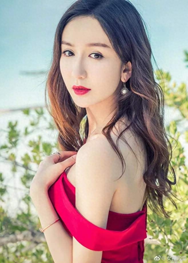 娄艺潇:辽宁省大连市美女演员、歌手