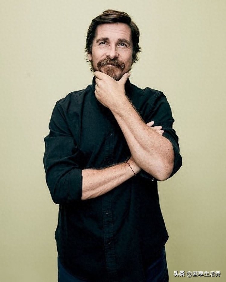 弹簧身材克里斯蒂安·贝尔，老去的年龄也不影响他的气质