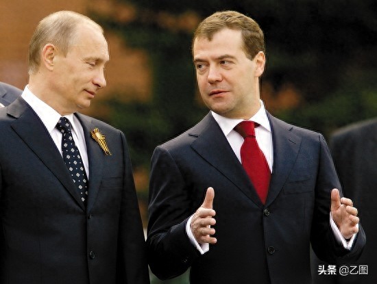 俄总理梅德韦杰夫宣布俄政府全体辞职，俄罗斯究竟发生了什么？