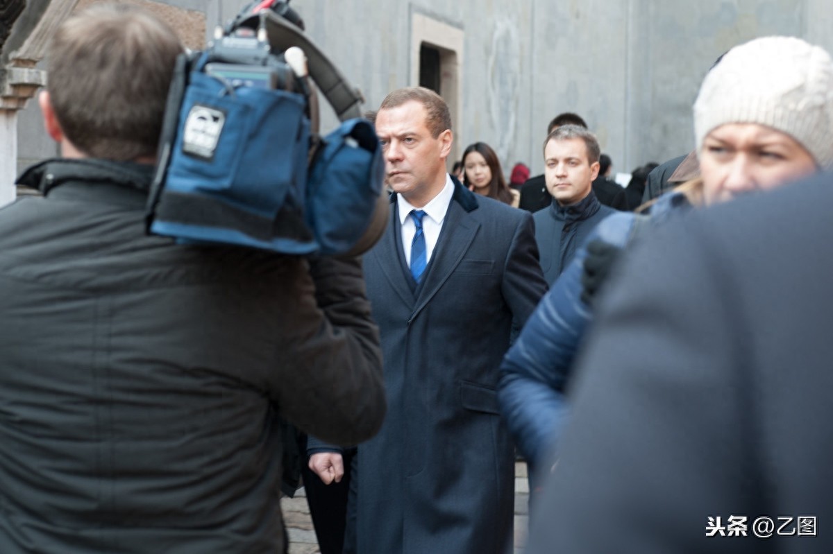 俄总理梅德韦杰夫宣布俄政府全体辞职，俄罗斯究竟发生了什么？