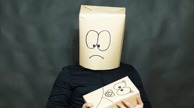 ​江苏盐城某中学一家长因不满家长轮班在群里破口大骂，引热议