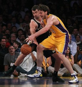 ​篮球场上的五大经典进攻技巧，看看你知道几个？