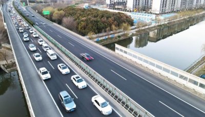 ​4月30日7座以下高速公路免费吗（有人提议高速全部免费）