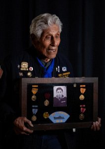 ​他亲眼看见日本战机投下炸弹，又一位珍珠港事件美军幸存者去世，享年10