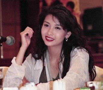 ​“人间尤物”邱淑贞的5部性感大片
