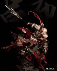 ​一边是 “飞将” 美誉，一边是 “三姓家奴” 骂名，吕布究竟是谁？