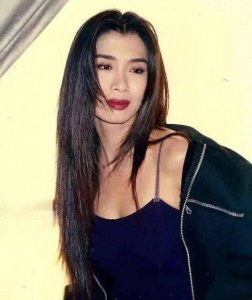 ​吴家丽：惊艳岁月的“艳后”，61岁依然美得不可方物