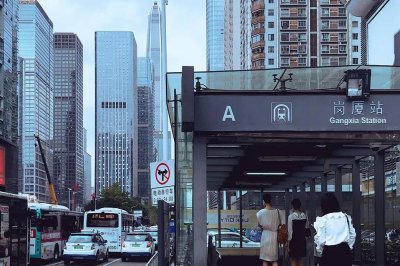 ​与CBD隔街相望的城中村：寻觅岗厦的烟火人间