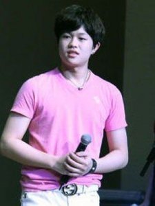 ​李天一伙同4人侵犯女孩，10年刑期还剩3年，李双江真不容易