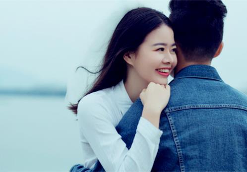 朗诵爱情文章大全(经典短篇爱情美文摘抄)