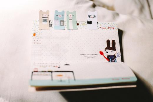 挥笔也写出不来我们的爱