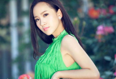 ​白水鉴心，举步轻摇的女宝宝名字大全