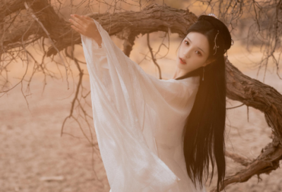​看一眼瞬间想哭的句子，伤感深情，痛到心碎！